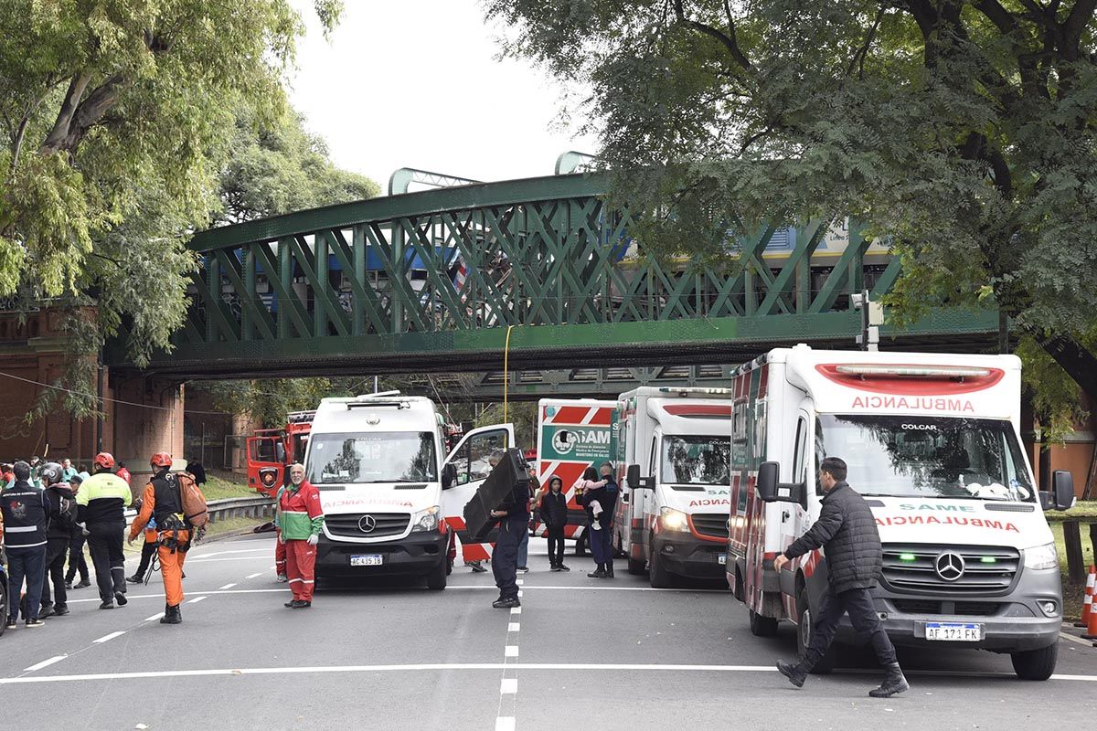 Descarrilamiento y choque de trenes en Palermo: confirmaron 97 heridos