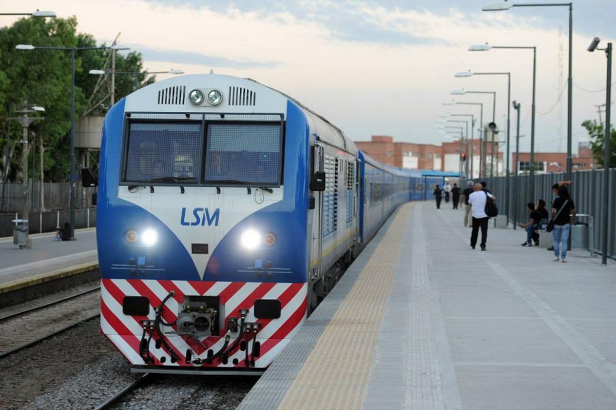 El gobierno pidió al BID dar de baja el crédito que ya estaba asignado para renovar el tren San Martín