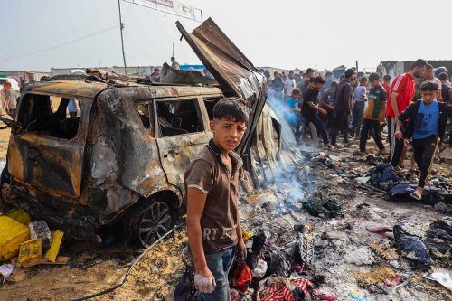 Israel bombardeó otro campamento de refugiados y quemó vivas a 45 personas, la mayoría mujeres y niños