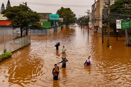 Más de 50 personas siguen desaparecidas en el sur de Brasil a casi un mes de las inundaciones