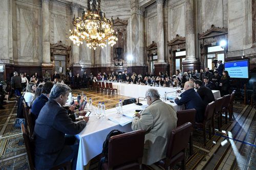 El oficialismo consiguió el dictamen para la privatización de Aerolíneas Argentinas