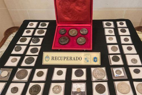 Una colección de monedas del Imperio romano fue restituida a Italia por el Estado argentino