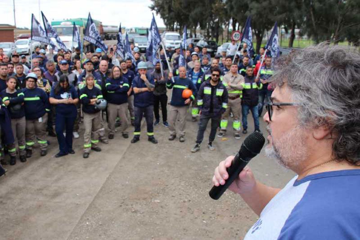 La lucha da resultados: Vicentin comenzó pagar la deuda salarial con sus trabajadores aceiteros