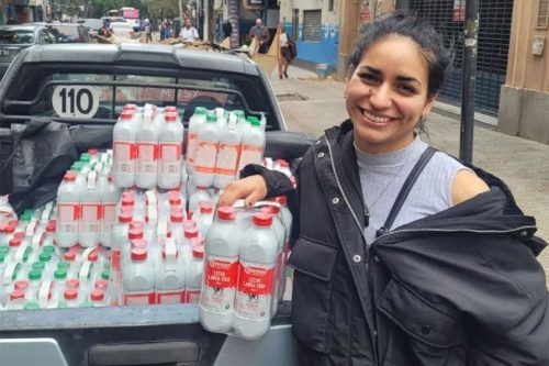 Polémica por los 3500 litros de leche donados que retuvo la legisladora libertaria Lucía Montenegro