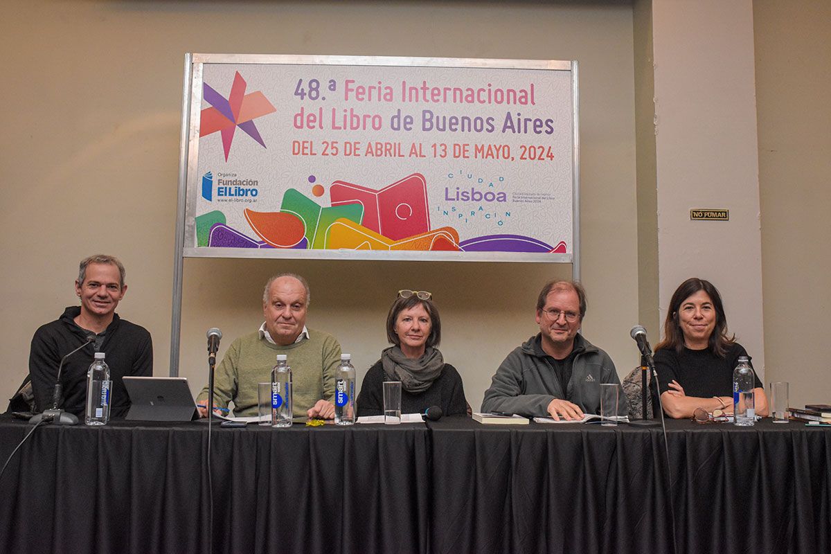 Debate al rojo vivo en la Feria del Libro