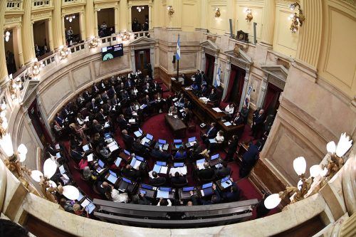 El Senado debate la Ley Bases en un escenario de acuerdos frágiles para el oficialismo