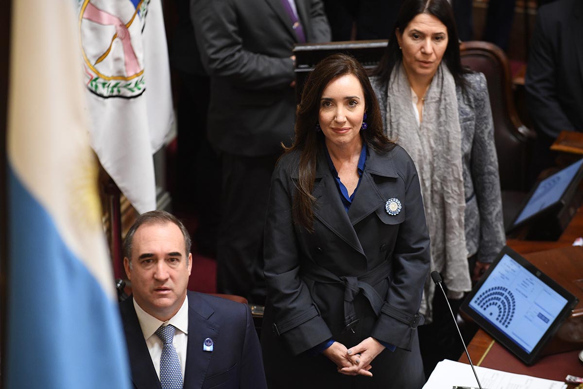 Tensión en el recinto tras propuesta de un cuarto intermedio por la represión afuera del Congreso