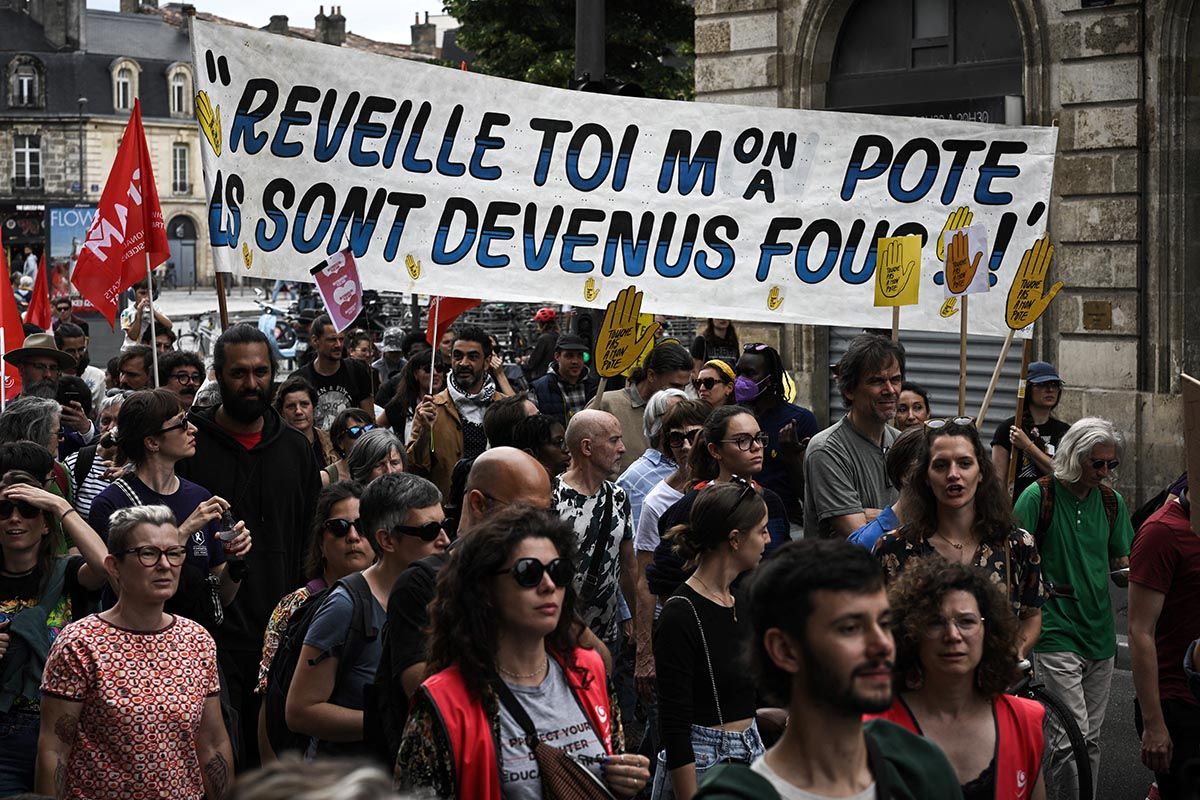 Masiva marcha de mujeres en Francia contra el peligro de la extrema derecha