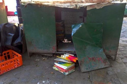 Por la llegada de Milei, en Tucumán buscan desalojar una feria de libros usados para despejar la esquina de la Casa Histórica