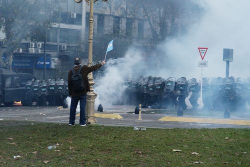 Ni un paso atrás en la democracia