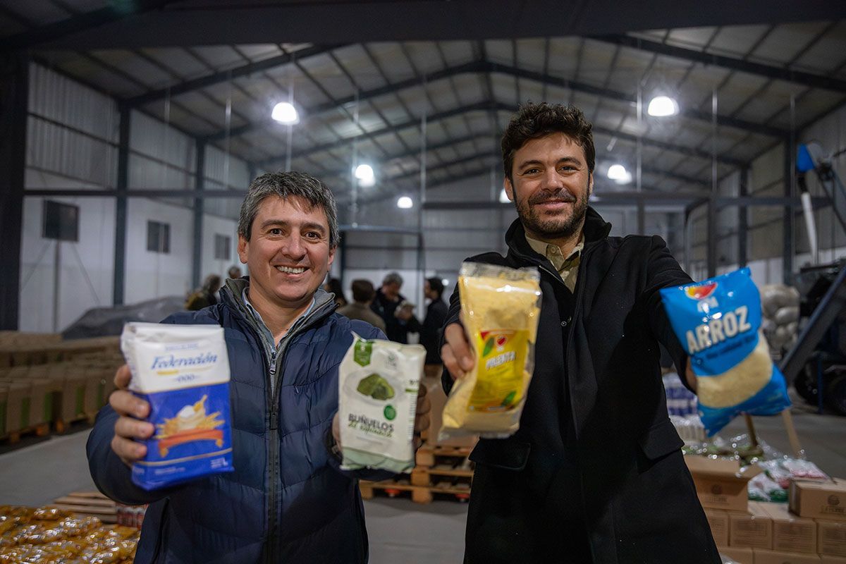 Otro modelo: empresa cooperativa lanzó una caja de 15 productos básicos a 17.000 pesos en Rosario