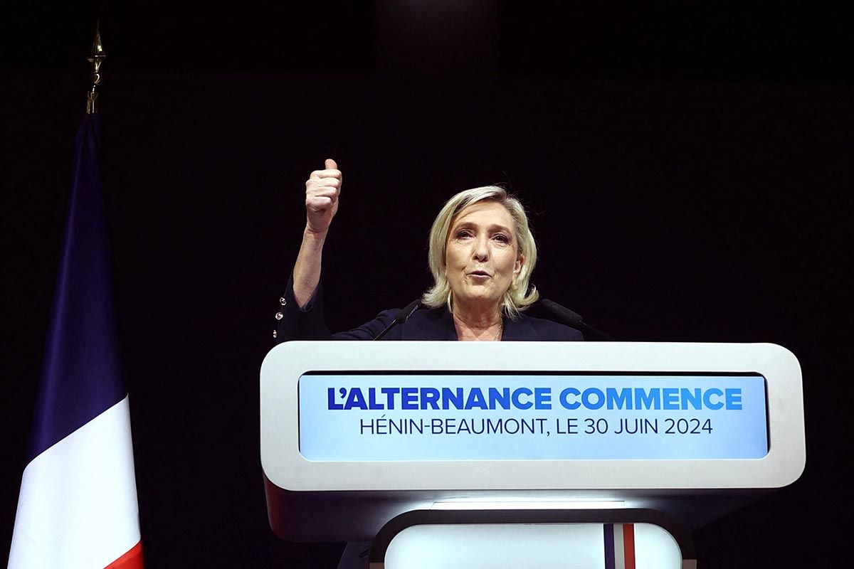 La extrema derecha gana la primera vuelta en Francia y el partido de Macron queda tercero