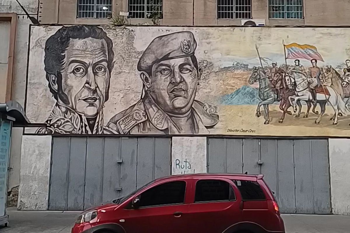 Bolívar y Chávez están por todos lados