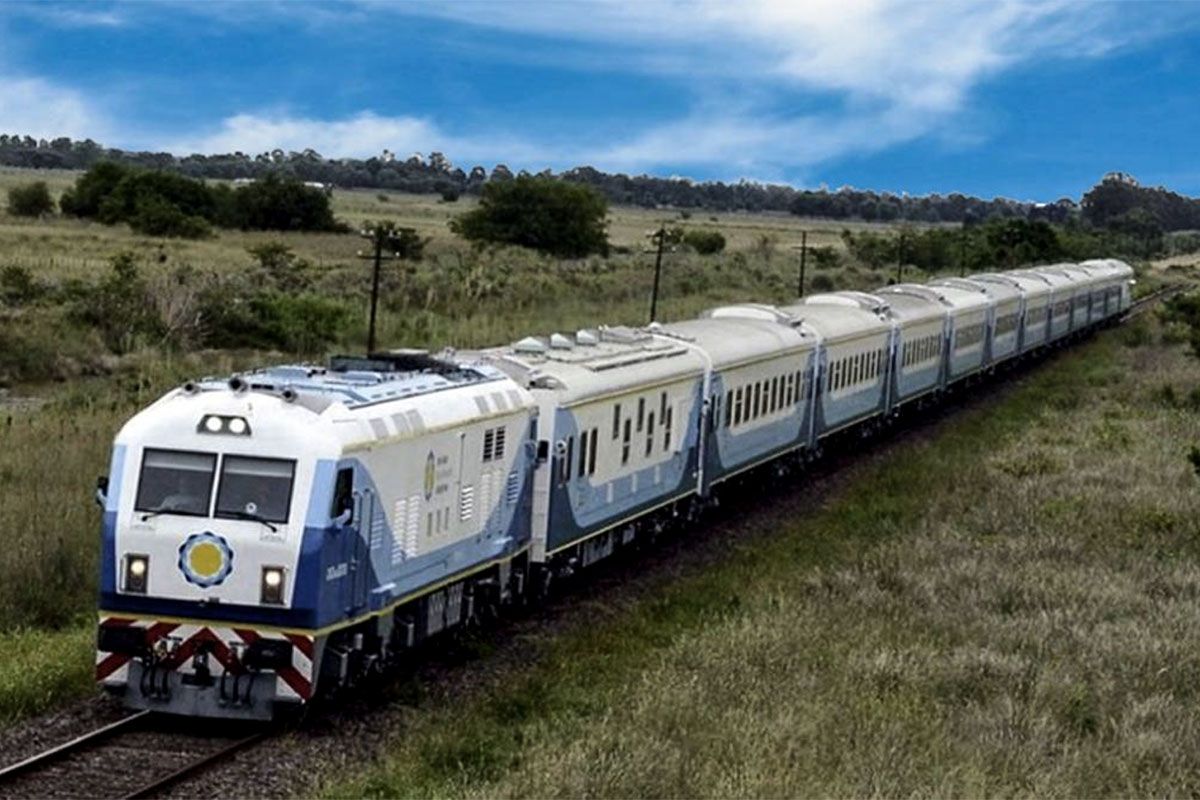 Reclaman por el restablecimiento del tren de pasajeros que une Constitución con Bahía Blanca