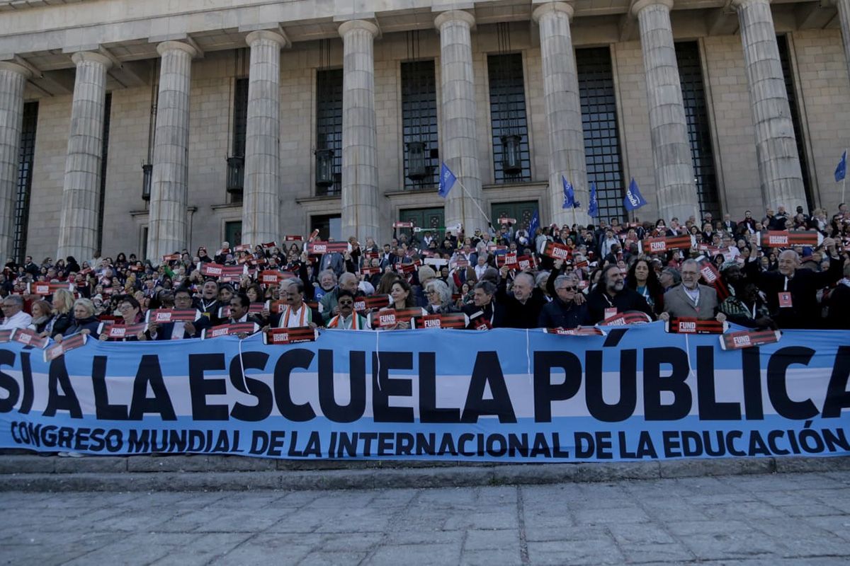 Más de 1500 docentes de todo el mundo debaten en CABA sobre el avance de la derecha contra la educación pública