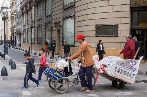 La estadística que más duele: el 62,9% de los niños y adolescentes viven en la pobreza en Argentina