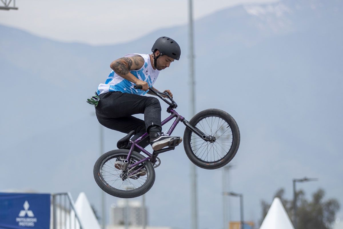 José Torres se metió en la final de BMX en París