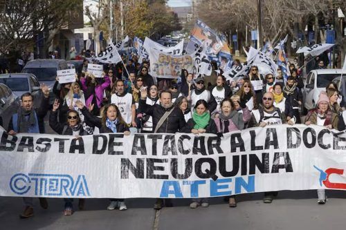 Terminaron las vacaciones pero se agudizan los conflictos docentes en cinco provincias del país