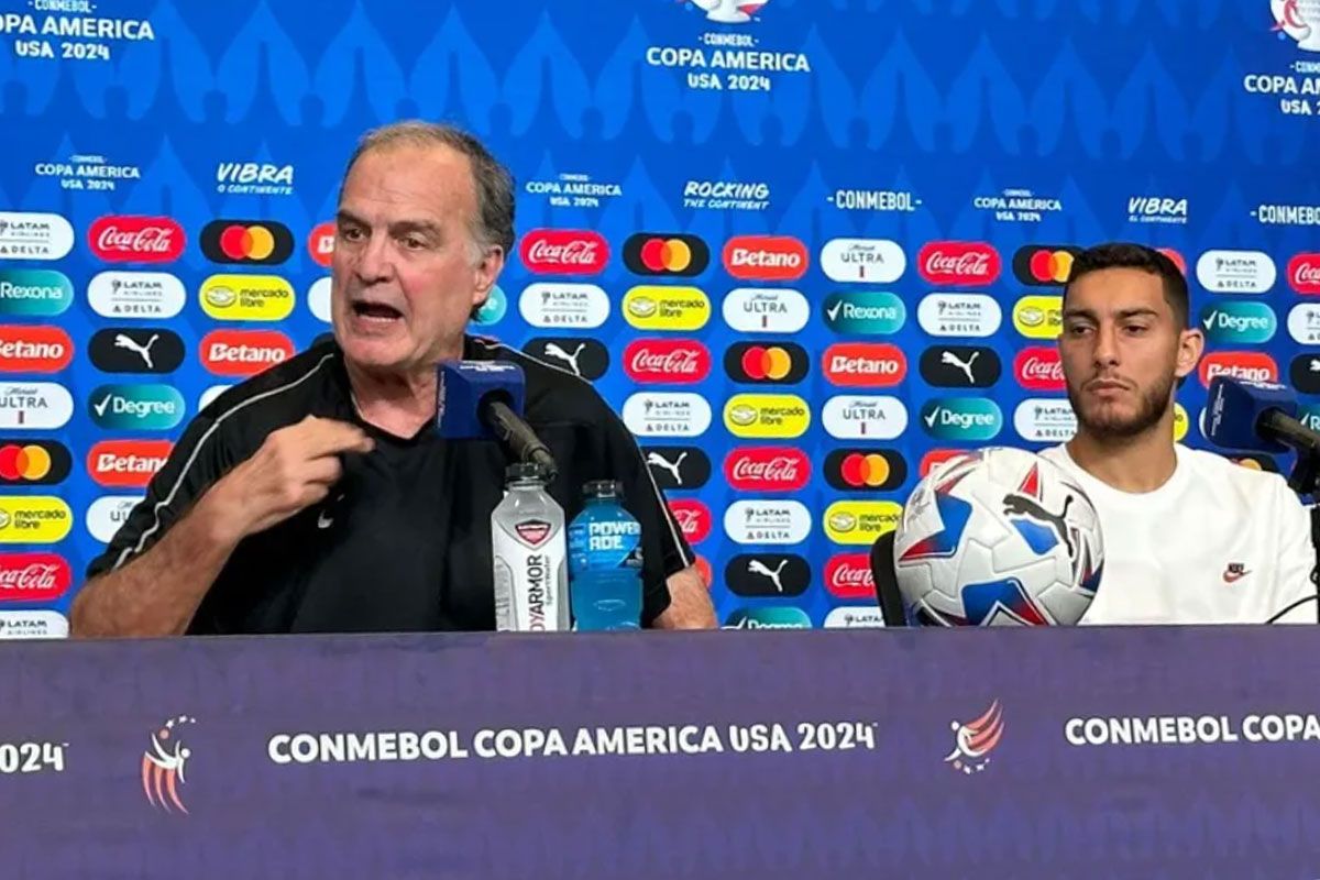 Marcelo Bielsa, en llamas: cargó contra la organización local, la Conmebol, el periodismo y hasta el FBI