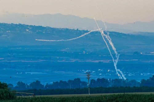 Israel advierte sobre represalias por los ataques con drones de Hezbollah