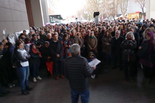 Bajo la lluvia, masivo reclamo «para denunciar el ataque al sistema científico y tecnológico»