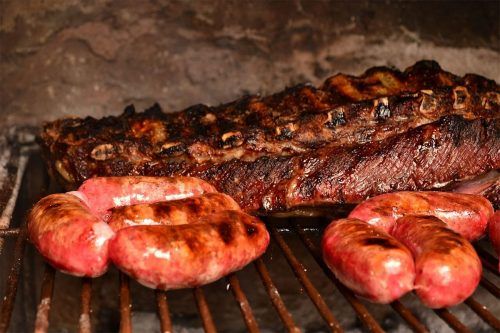 Mal humor social: los argentinos recortan al mínimo el asado, las salidas y los taxis