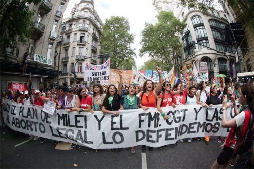 Las mujeres: núcleo de la resistencia a las políticas de Milei