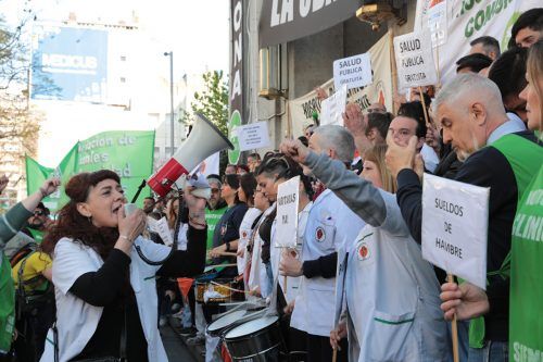 La crisis del Clínicas: el 80% está por debajo de la línea de pobreza y suspenden cirugías por falta de presupuesto