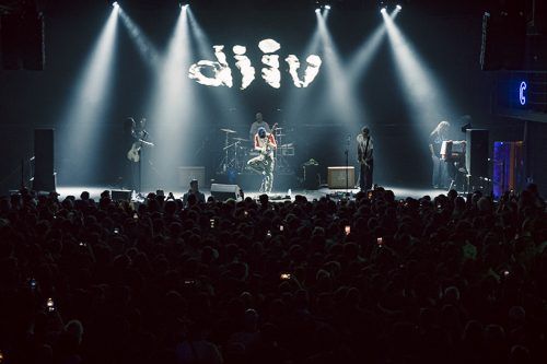 Metáforas del capitalismo, shoegaze anti establishment y escenas de VHS: DIIV explotó en Buenos Aires