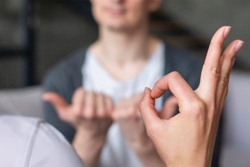 Día de las Personas Sordas: la historia, la Ley de Lengua de Señas y las deudas pendientes