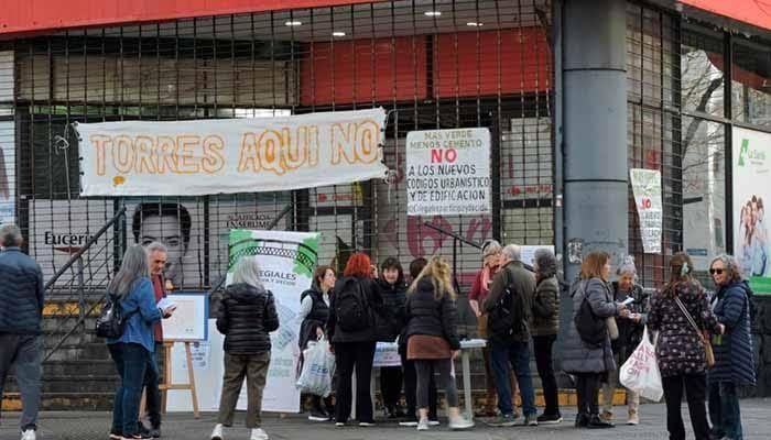 Más cemento en la Ciudad: Colegiales se opone a la construcción de tres nuevas torres en el predio del ex Carrefour