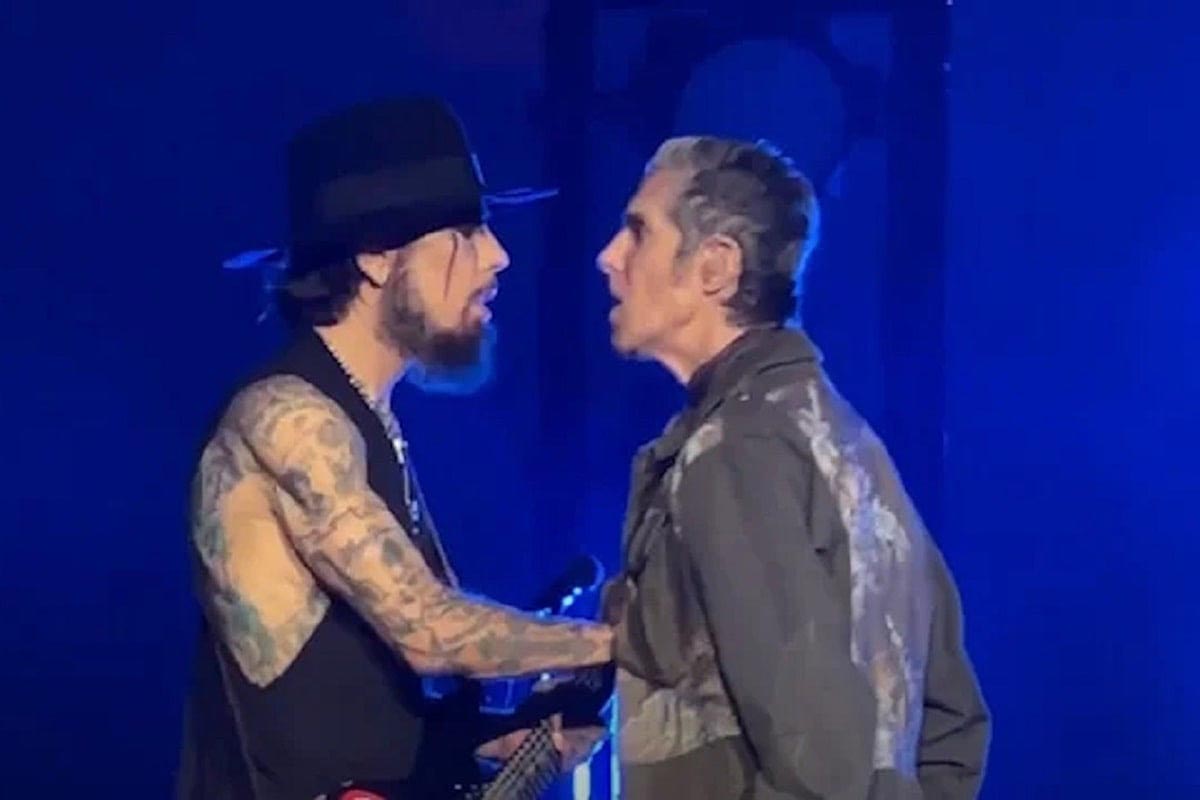 Jane’s Addiction canceló su gira de regreso luego de que Perry Farrell agrediera a Dave Navarro en pleno show