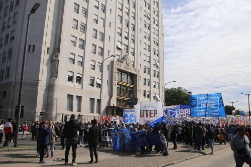 Nueva protesta de la UTEP frente a Capital Humano