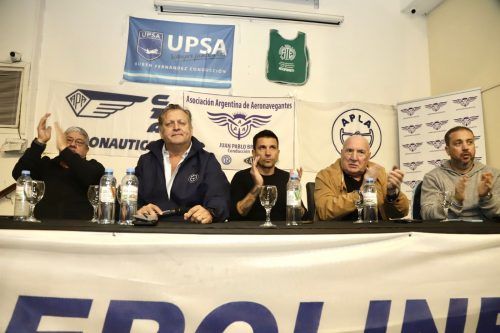 Gremios aeronáuticos movilizan contra la privatización de Aerolíneas Argentinas