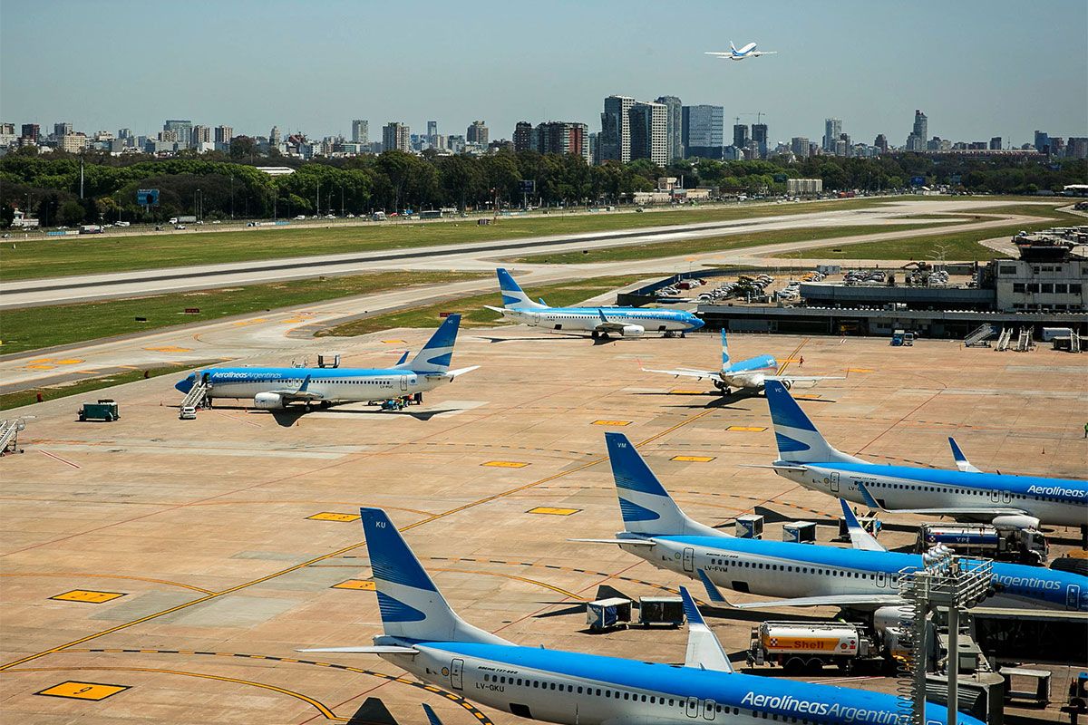 La Justicia suspendió el decreto del gobierno que declara al transporte aéreo como servicio esencial