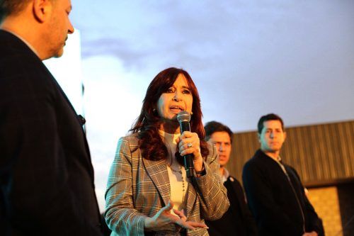 Cristina Fernández cuestiona al gobierno nacional por su respuesta ante los incendios