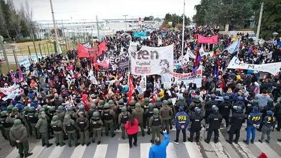 Docentes del Neuquén dan comienzo a la octava semana de paros y movilizaciones