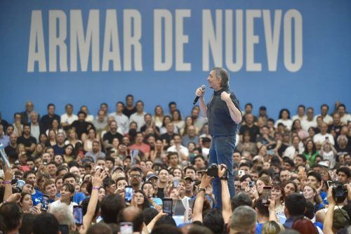 Máximo Kirchner, en el estadio Atenas: «Armar de nuevo quiere decir no más Sciolis»