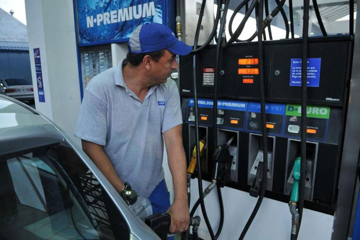 YPF y Shell bajan el precio de los combustibles