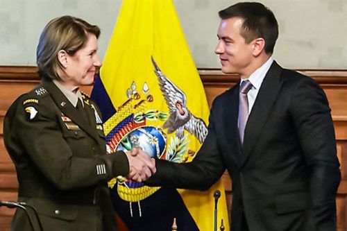 Vocación de colonia: Noboa propone reinstalar bases militares extranjeras en Ecuador