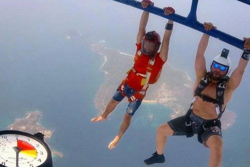 Dos paracaidistas argentinos saltaron desde la estratósfera y lograron un récord mundial