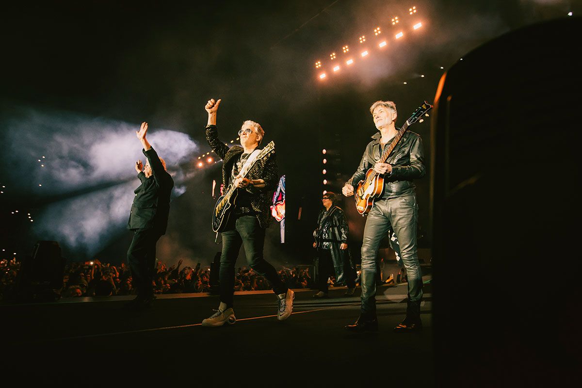 Los Ratones Paranoicos comenzaron su despedida a puro rock & roll ante un Vélez encendido