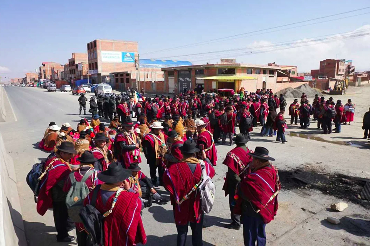 Nuevos bloqueos en apoyo a Evo aumentan la tensión en Bolivia