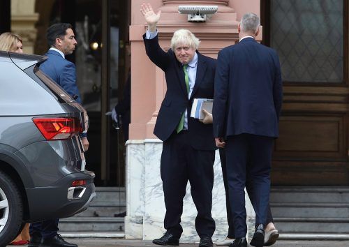 Milei recibió a Boris Johnson en Casa Rosada y viajará a conocer a su ídolo ídolo Mick Jagger