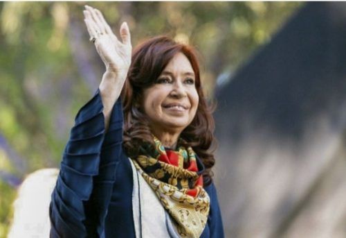 Cristina llamó a recuperar las “banderas históricas” del justicialismo