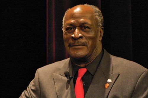 Murió John Amos, el actor que encarnó a Kunta Kinte en «Raíces»