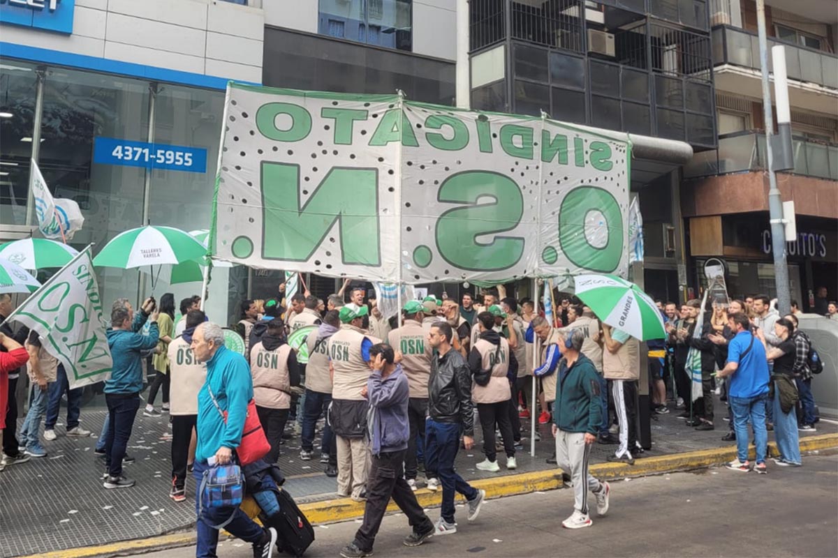 Trabajadores de Enohsa reclaman tras anuncio de cierre del organismo