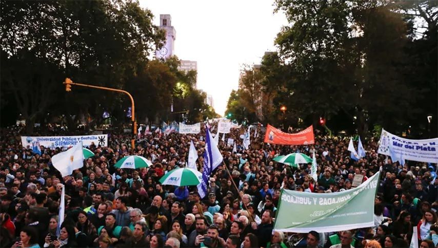 Una movilización universitaria espera en Mar del Plata a Javier Milei, que llegará a disertar en el Coloquio de IDEA