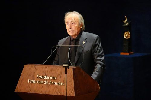 Serrat: “Los valores democráticos han sido sustituidos por la avidez del mercado”