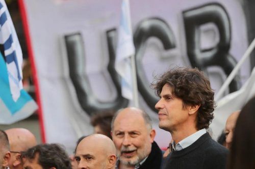 Lousteau en la Marcha Universitaria, y un reproche a Milei: “Para bajarle los impuestos a los más ricos sí hay plata”